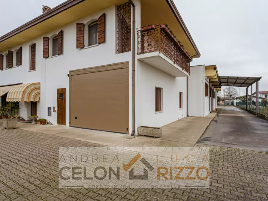 Immagine 1 di Capannone industriale in vendita  in Via Aldo Moro, 56 a Agna