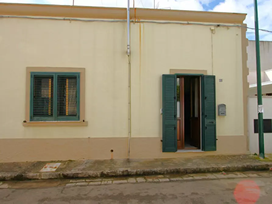 Immagine 3 di Casa indipendente in vendita  in Via Crispi a Presicce-Acquarica