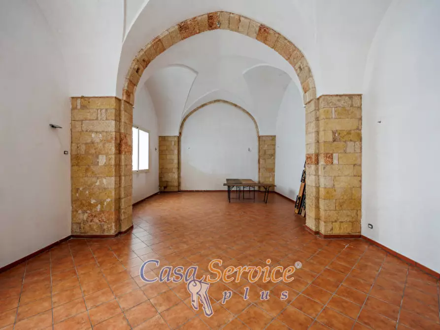 Immagine 10 di Negozio in affitto  in Via Carlo Del Prete a Ruffano