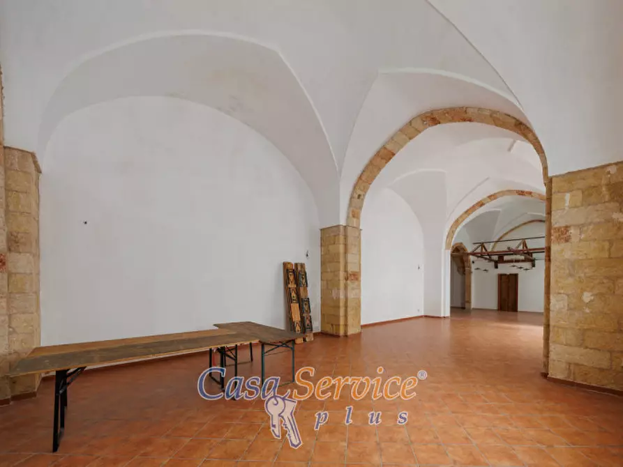 Immagine 11 di Negozio in affitto  in Via Carlo Del Prete a Ruffano