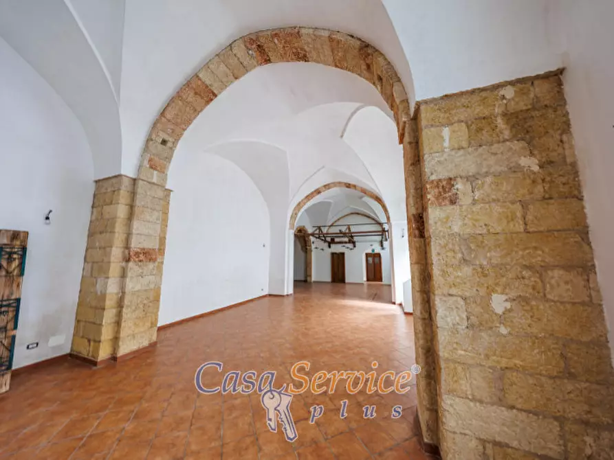 Immagine 14 di Negozio in affitto  in Via Carlo Del Prete a Ruffano