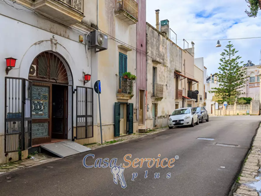 Immagine 16 di Negozio in affitto  in Via Carlo Del Prete a Ruffano