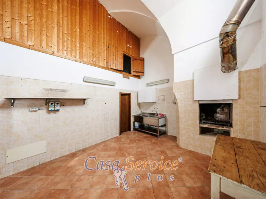 Immagine 22 di Negozio in affitto  in Via Carlo Del Prete a Ruffano