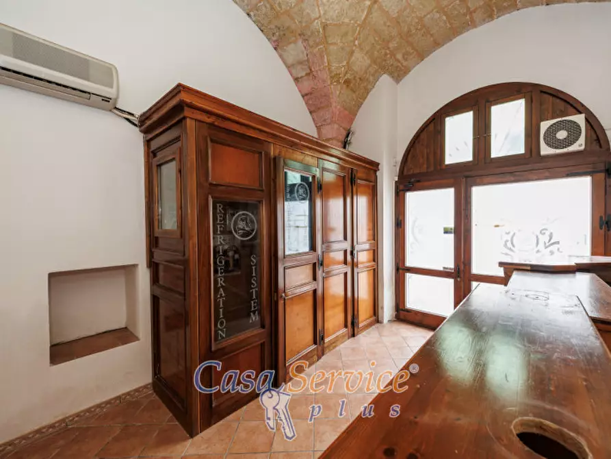 Immagine 25 di Negozio in affitto  in Via Carlo Del Prete a Ruffano