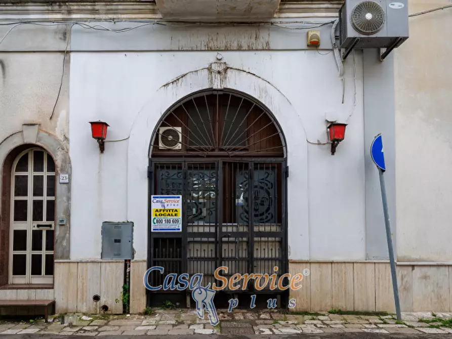 Immagine 36 di Negozio in affitto  in Via Carlo Del Prete a Ruffano