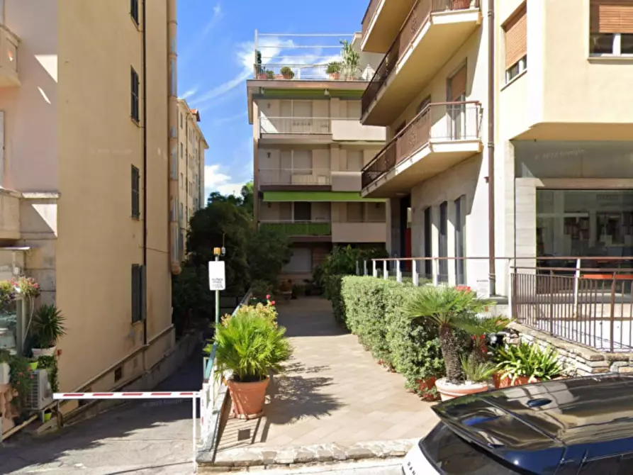 Immagine 4 di Palazzo in vendita  in Comuni di: San Lorenzo al Mare, Sanremo, Taggia, Ventimiglia, Bordighera, Cervo, Cipressa, Imperia, Riva Ligure, San Bartolomeo Al Mare, Santo Stefano al Mare, Pietra Ligure a Taggia