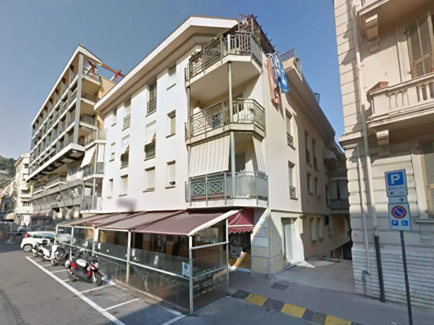 Immagine 8 di Palazzo in vendita  in Comuni di: San Lorenzo al Mare, Sanremo, Taggia, Ventimiglia, Bordighera, Cervo, Cipressa, Imperia, Riva Ligure, San Bartolomeo Al Mare, Santo Stefano al Mare, Pietra Ligure a Taggia