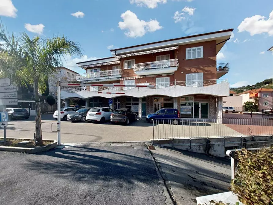 Immagine 12 di Palazzo in vendita  in Comuni di: San Lorenzo al Mare, Sanremo, Taggia, Ventimiglia, Bordighera, Cervo, Cipressa, Imperia, Riva Ligure, San Bartolomeo Al Mare, Santo Stefano al Mare, Pietra Ligure a Taggia