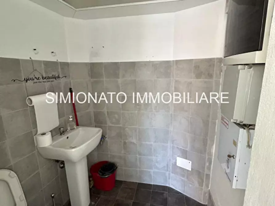 Immagine 2 di Negozio in affitto  in Via Barche a Mirano