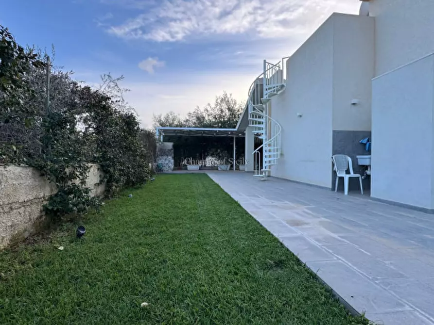 Immagine 11 di Villa in vendita  in Vico Mondello a Modica