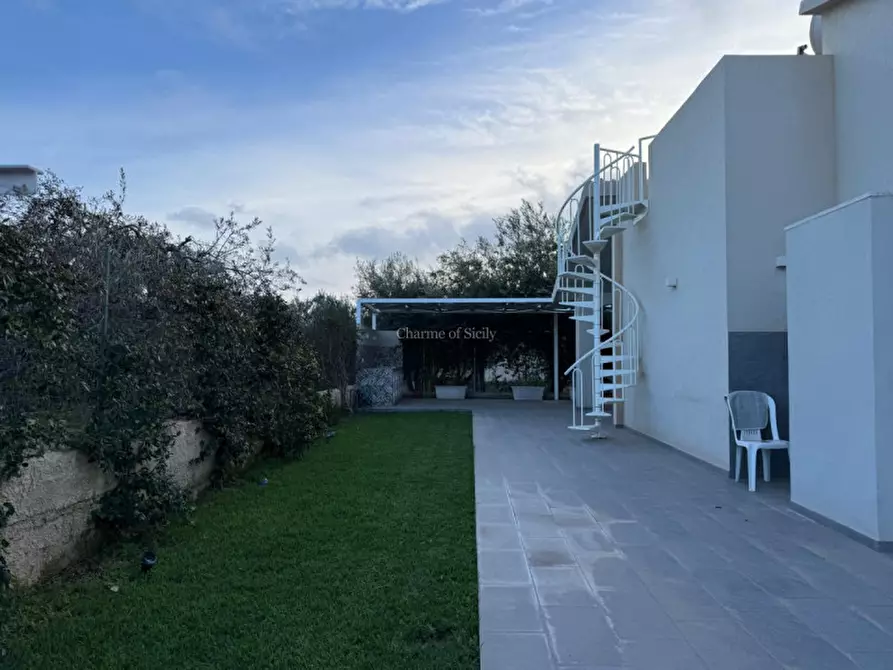 Immagine 15 di Villa in vendita  in Vico Mondello a Modica