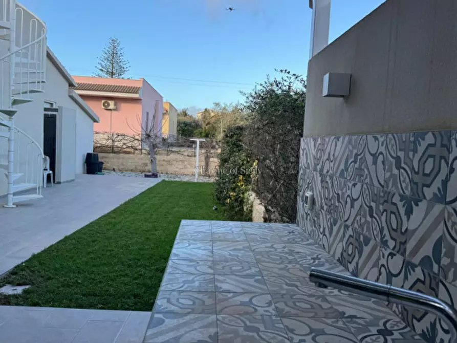 Immagine 14 di Villa in vendita  in Vico Mondello a Modica