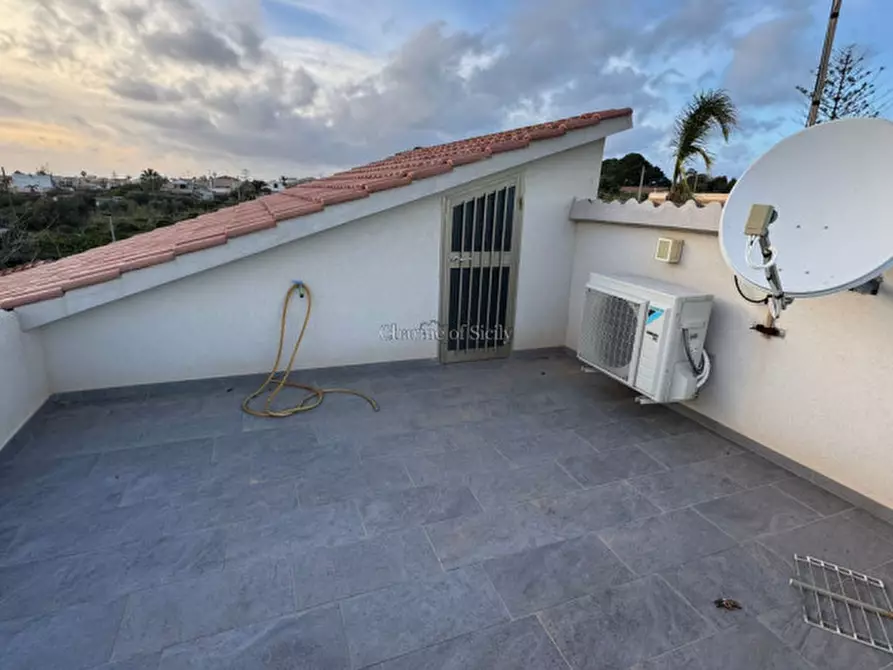 Immagine 17 di Villa in vendita  in Vico Mondello a Modica