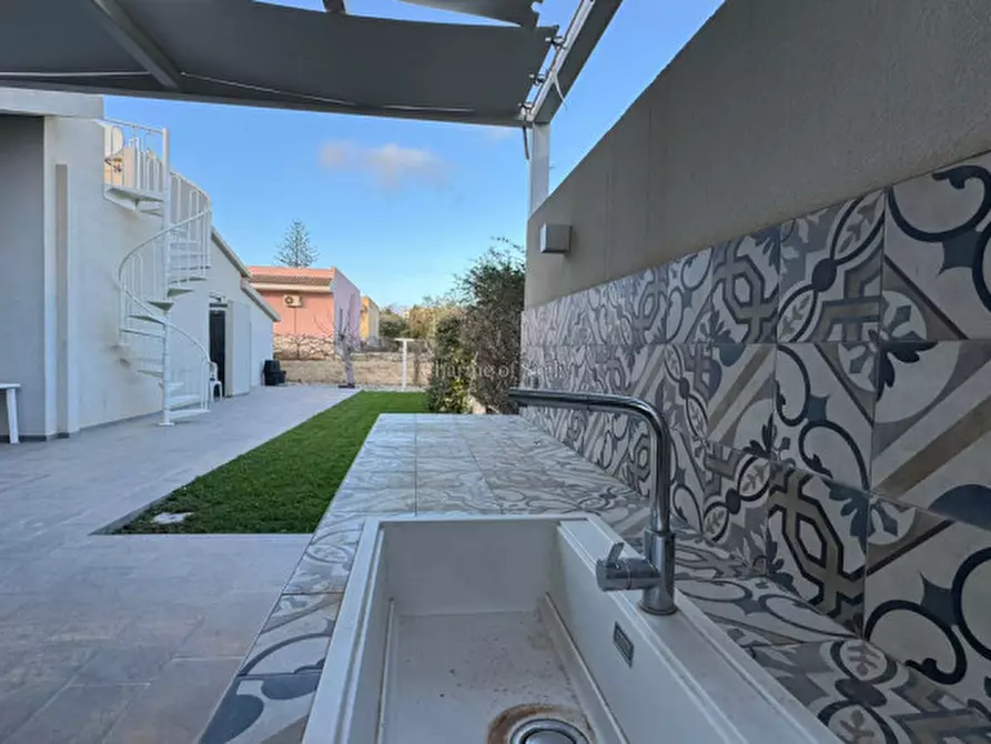 Immagine 24 di Villa in vendita  in Vico Mondello a Modica