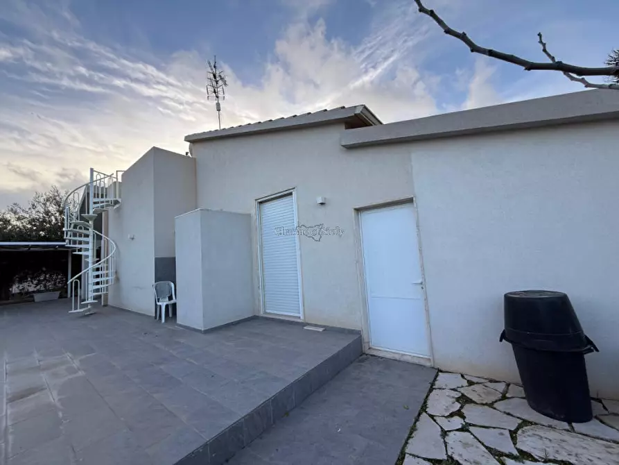Immagine 25 di Villa in vendita  in Vico Mondello a Modica