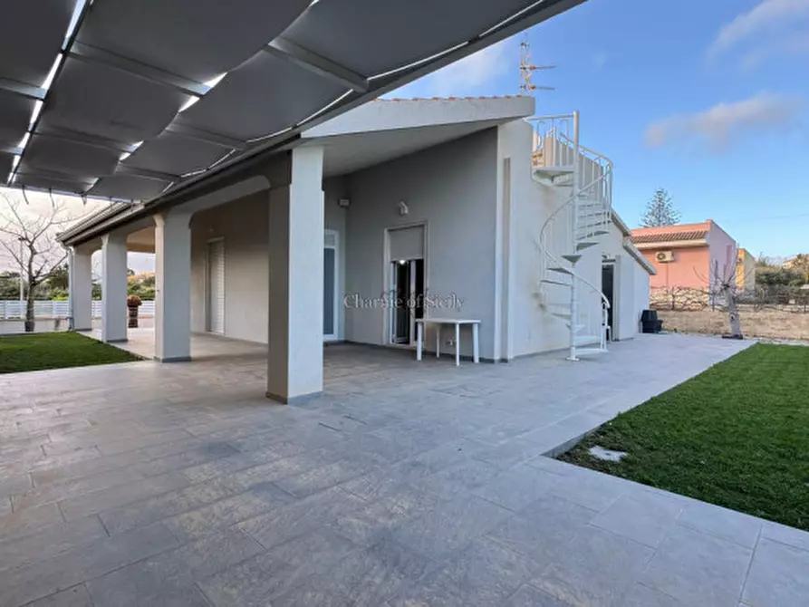 Immagine 50 di Villa in vendita  in Vico Mondello a Modica