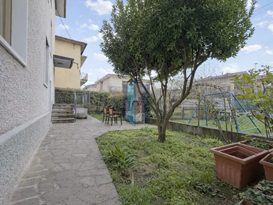 Immagine 7 di Casa indipendente in vendita  in via Palma il Vecchio a Dalmine