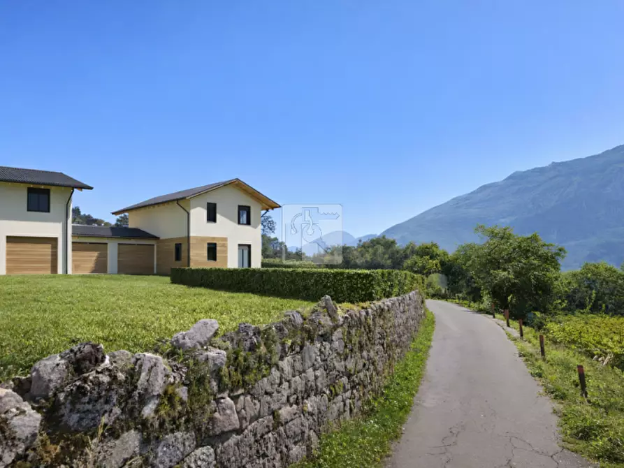 Immagine 1 di Villa in vendita  in Via alle Pozze a Cavedine