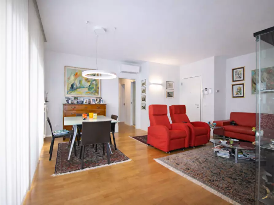 Immagine 3 di Appartamento in vendita  in Via Vincenzo Periz a Vicenza