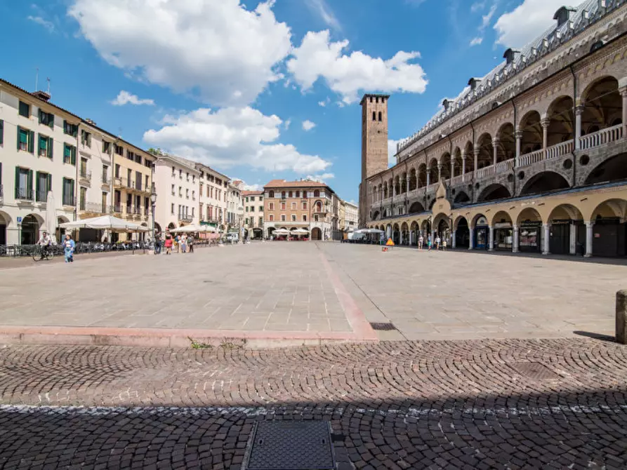 Immagine 3 di Appartamento in vendita  in Piazza dei Frutti 8 a Padova
