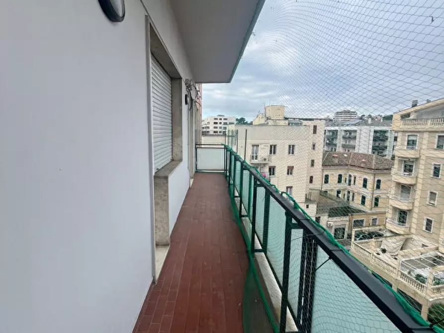 Immagine 3 di Appartamento in vendita  in Viale Giovanni Bovio a Pescara