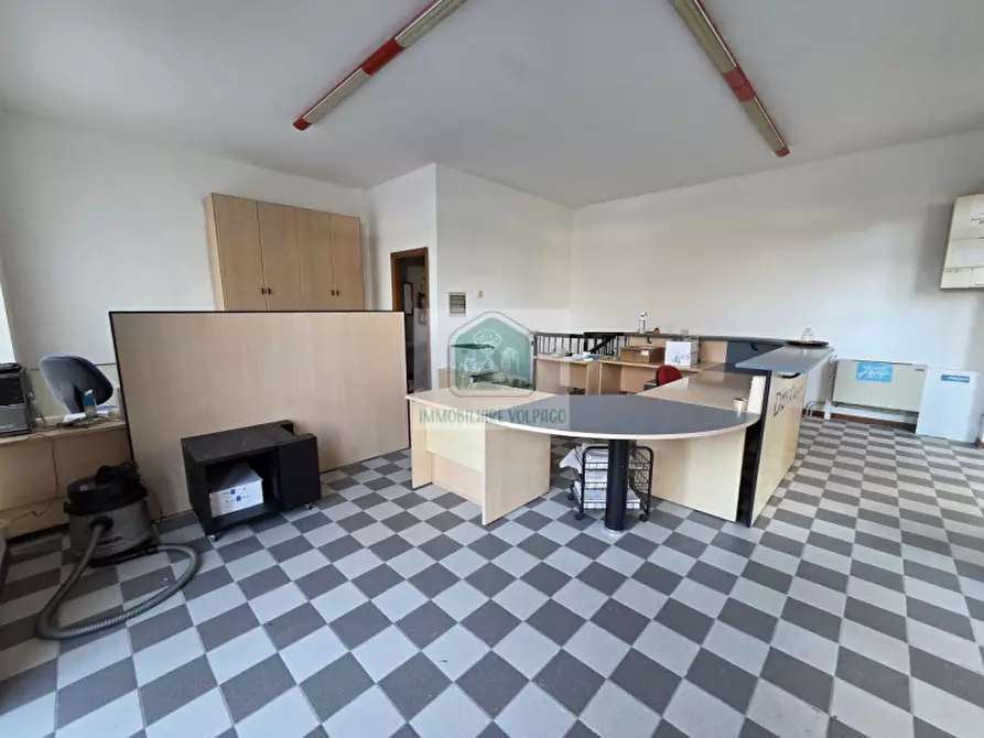 Immagine 1 di Negozio in vendita  in montebelluna a Montebelluna