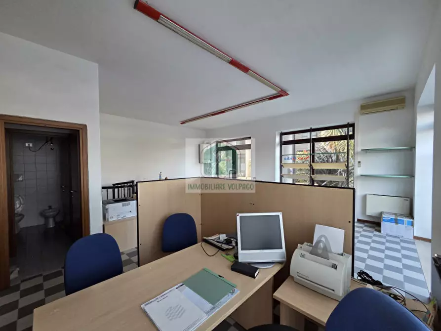 Immagine 2 di Negozio in vendita  in montebelluna a Montebelluna