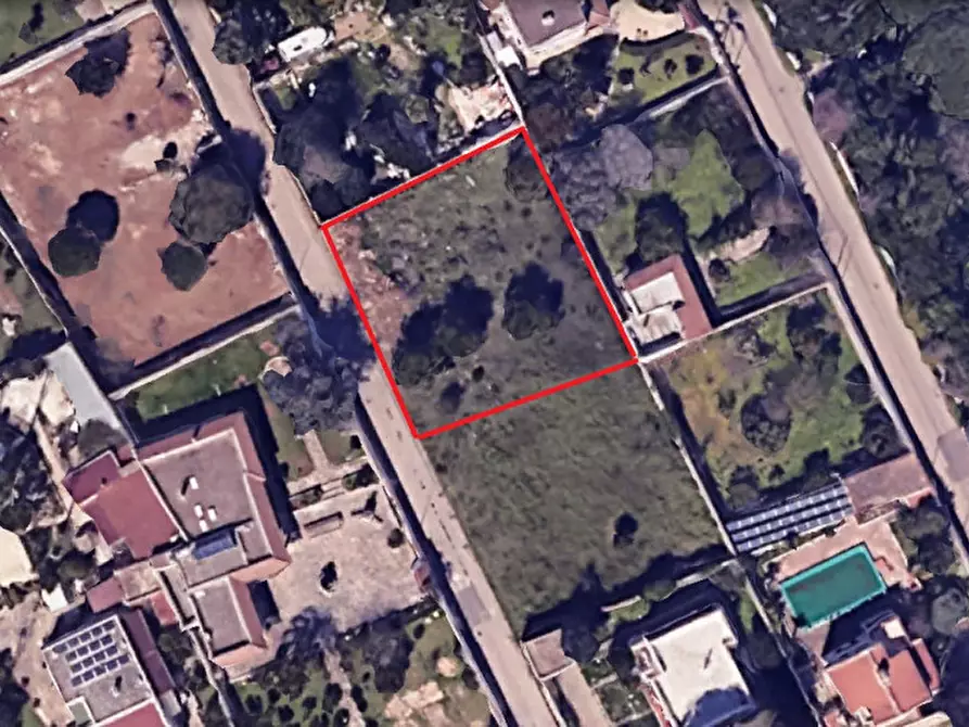 Immagine 1 di Terreno in vendita  a Lecce