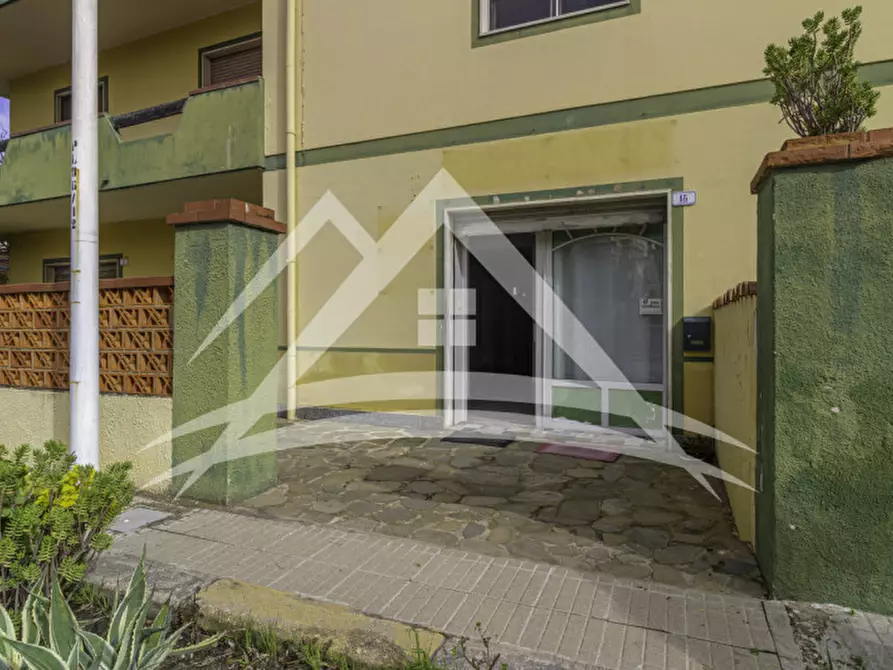 Immagine 1 di Negozio in affitto  in Via Alessandro Volta, 15 a Porto Torres