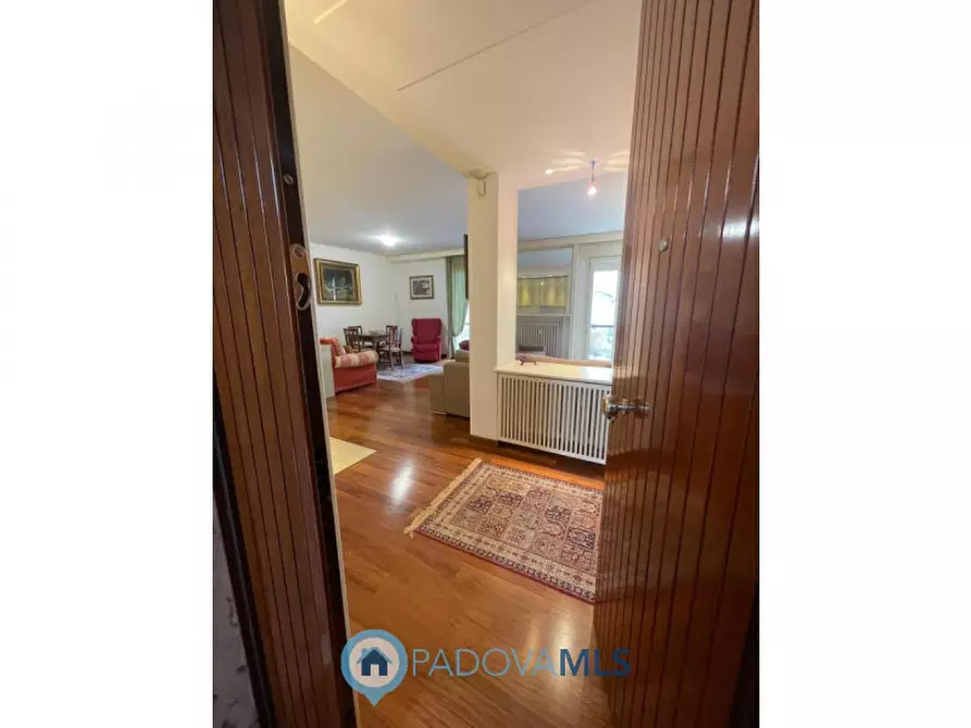 Immagine 5 di Appartamento in vendita  in Via Giuseppe Jappelli a Abano Terme