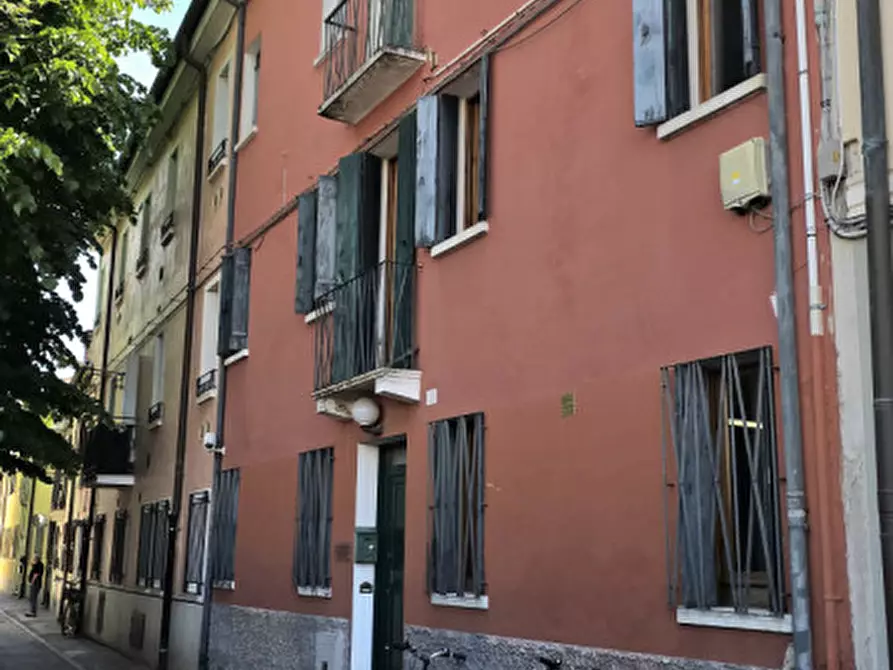Immagine 1 di Palazzo in vendita  in Via Mure Ospedale, 19 a Rovigo