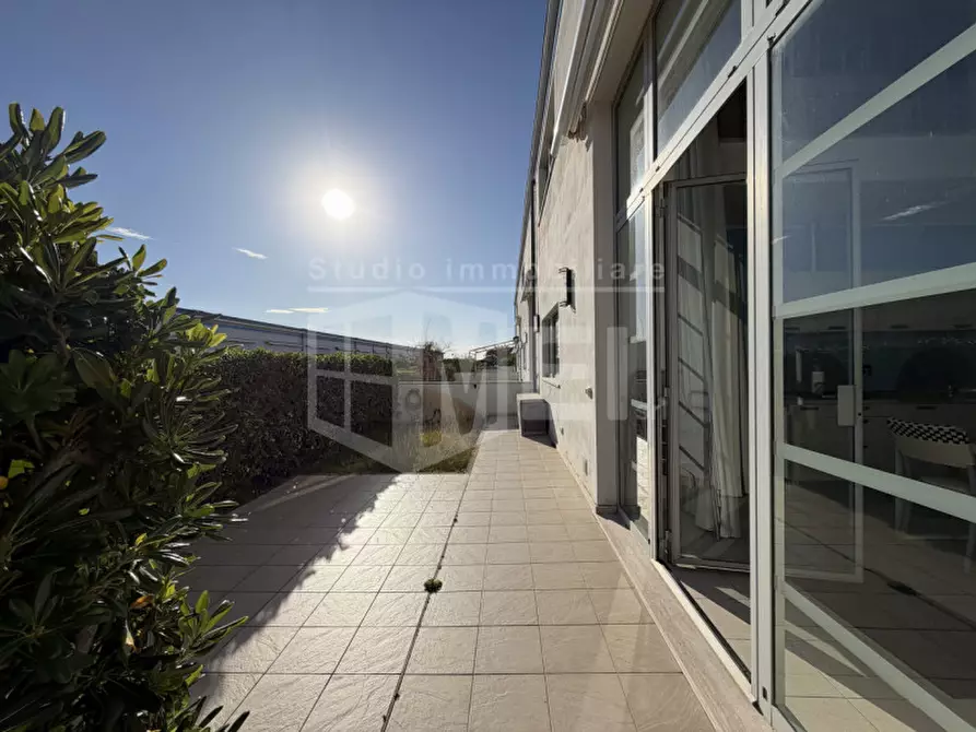 Immagine 2 di Appartamento in vendita  in viale del tirreno 86 a Pisa