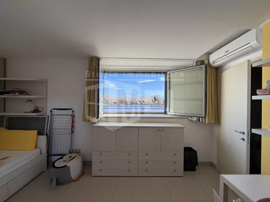 Immagine 21 di Appartamento in vendita  in viale del tirreno 86 a Pisa