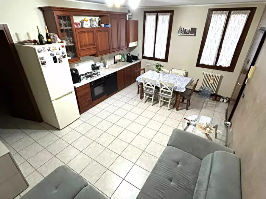 Immagine 2 di Appartamento in vendita  in Via San Matteo a Medolla