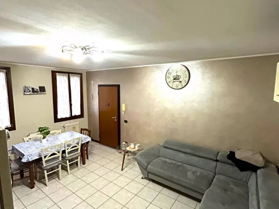 Immagine 3 di Appartamento in vendita  in Via San Matteo a Medolla