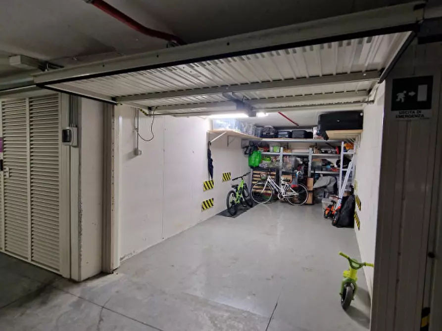 Immagine 1 di Garage in vendita  in Via Mameli a Rapallo