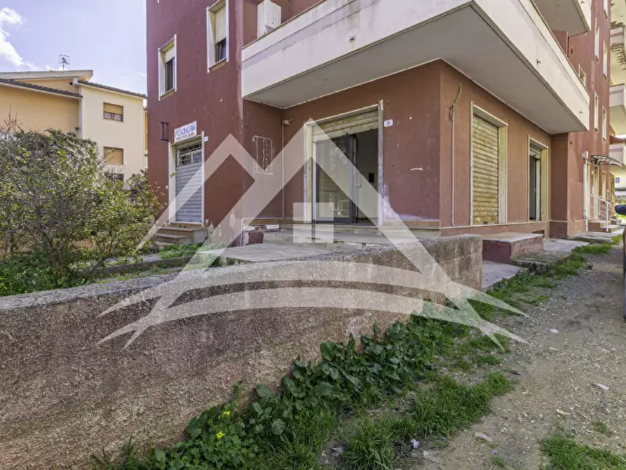 Immagine 2 di Negozio in vendita  in Viale delle Vigne, 36 A a Porto Torres