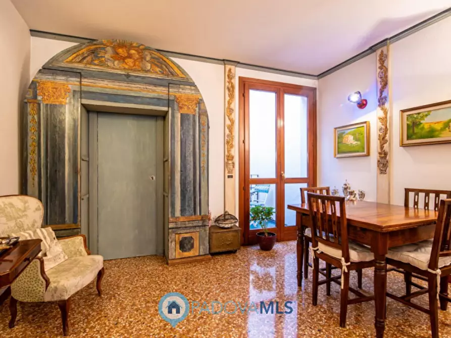 Immagine 29 di Palazzo in vendita  in Via dei Savonarola a Padova