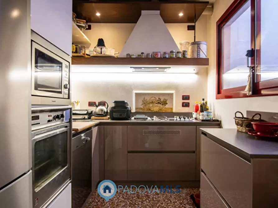 Immagine 31 di Palazzo in vendita  in Via dei Savonarola a Padova