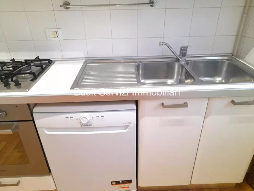 Immagine 19 di Appartamento in vendita  in Via Pietro Venturi a Roma