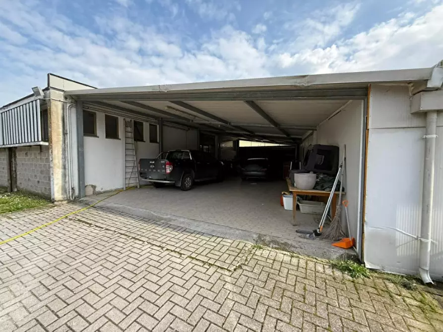 Immagine 9 di Laboratorio in vendita  in Via Euganea Treponti a Teolo