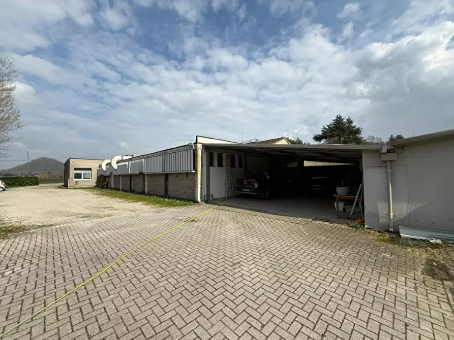 Immagine 10 di Laboratorio in vendita  in Via Euganea Treponti a Teolo