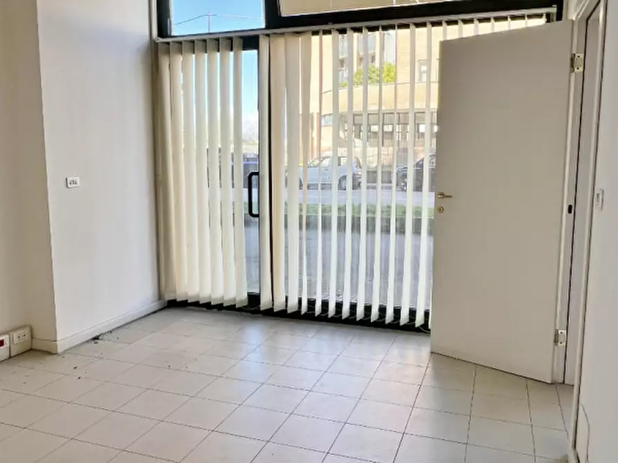 Immagine 13 di Negozio in affitto  in Via dei Cappuccini a Vicenza