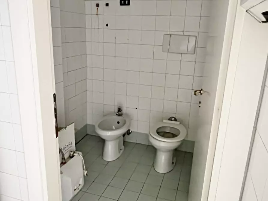 Immagine 15 di Negozio in affitto  in Via dei Cappuccini a Vicenza