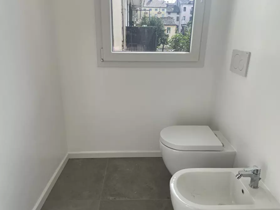 Immagine 17 di Appartamento in vendita  in Via Nino Bixio a Vicenza