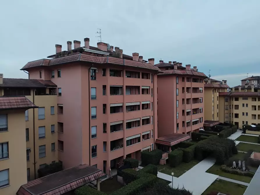 Immagine 4 di Appartamento in vendita  in VIA MONTANARI a Monza