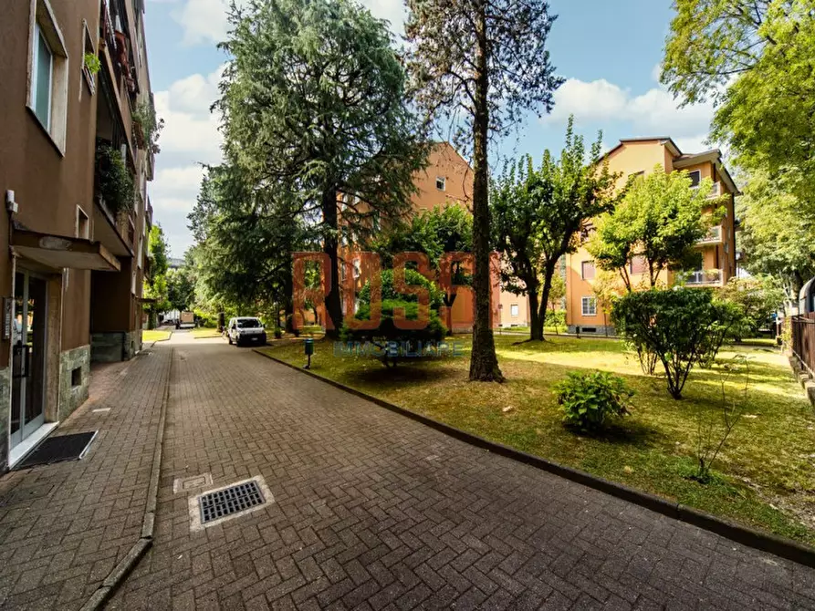 Immagine 1 di Appartamento in vendita  in VIALE ROMAGNA 17 a Monza
