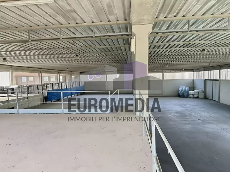 Immagine 2 di Capannone industriale in vendita  in Via del Lavoro a Roncà