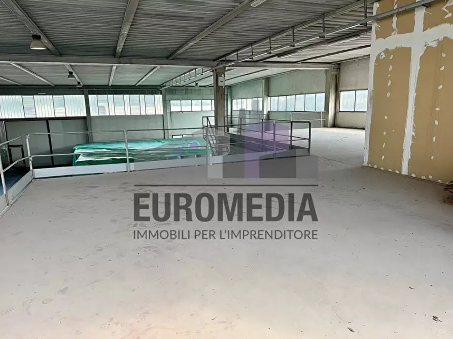 Immagine 5 di Capannone industriale in vendita  in Via del Lavoro a Roncà