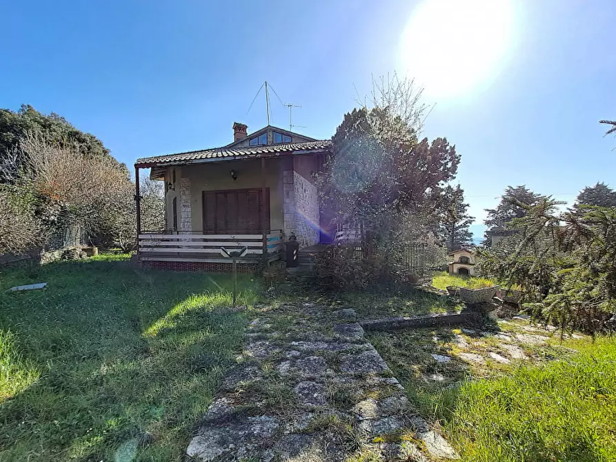 Immagine 6 di Villa in vendita  a Passignano Sul Trasimeno